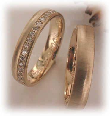 IM340 engraved wedding rings yellow gold diamonds