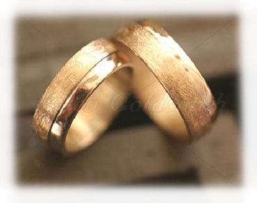 IM535 engraved wedding rings ice matted unique